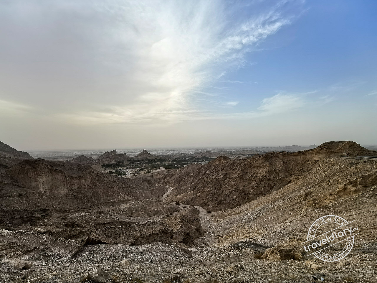 Фото горы Джебель-Хафит на границе ОАЭ и Омана - дорога из Дубая